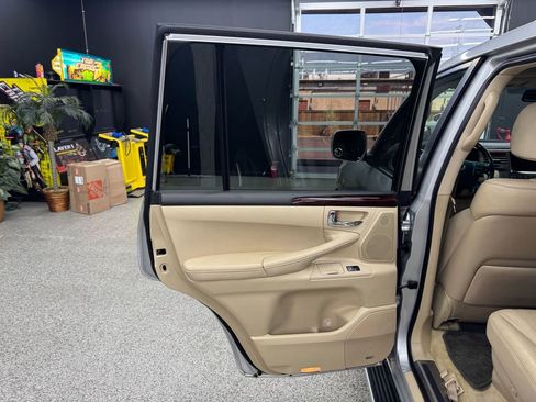 Used 2010 Lexus LX 570 4WD image 12