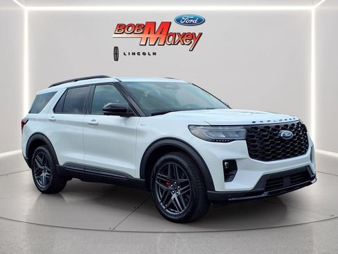 Used 2025 Ford Explorer ST-Line w/ Premium Package AWD/4WD image 3