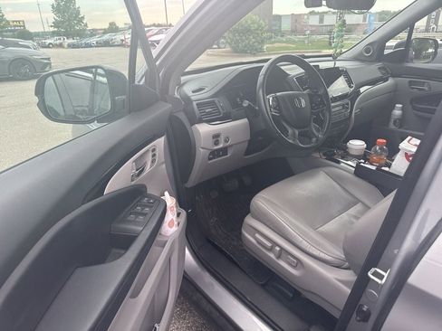 Used 2021 Honda Pilot Elite image 2