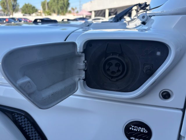 Used 2024 Jeep Wrangler Unlimited AWD/4WD image 11
