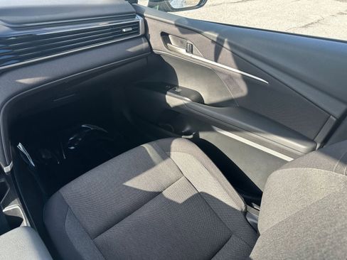 Used 2025 Toyota Camry LE image 34