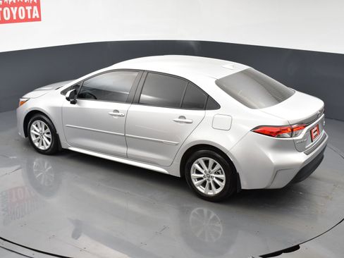 Used 2024 Toyota Corolla LE w/ LE Convenience Package image 19
