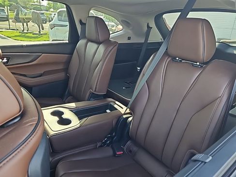 Used 2024 Acura MDX SH-AWD w/ Advance Package image 10