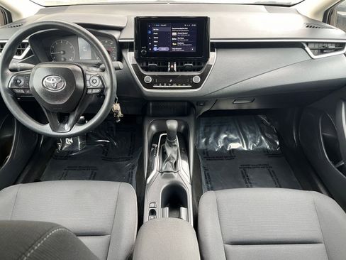 Used 2025 Toyota Corolla LE image 30