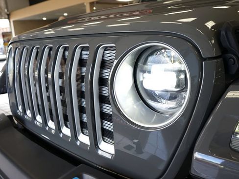 Used 2023 Jeep Wrangler Unlimited Sahara w/ Cold Weather Group AWD/4WD image 22