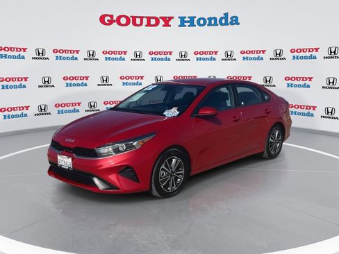 Used 2022 Kia Forte LXS image 4