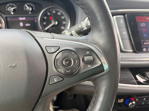 Used 2020 Buick Enclave Essence AWD/4WD image 18
