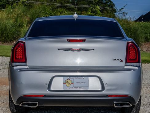 Used 2022 Chrysler 300 S RWD image 4
