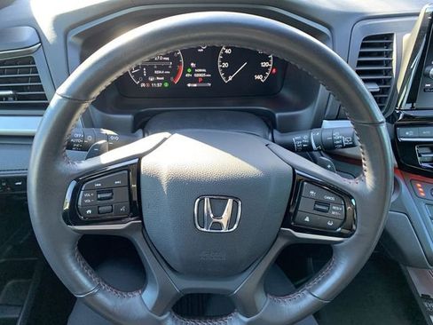Used 2025 Honda Odyssey Sport-L image 19