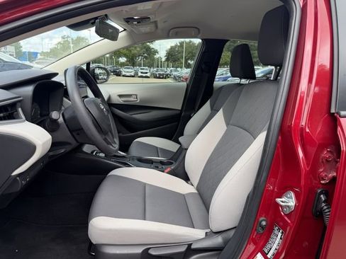 Used 2025 Toyota Corolla LE FWD image 23