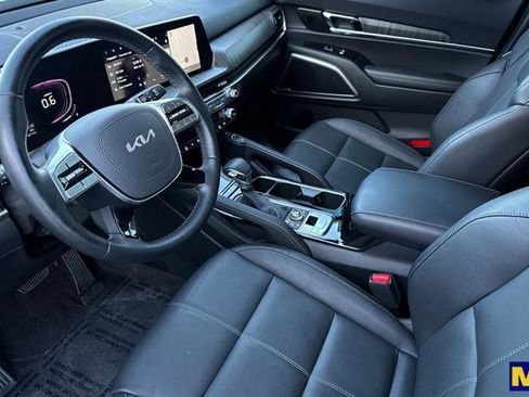 Used 2025 Kia Telluride EX image 10