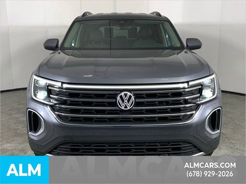 Used 2025 Volkswagen Atlas SE image 15