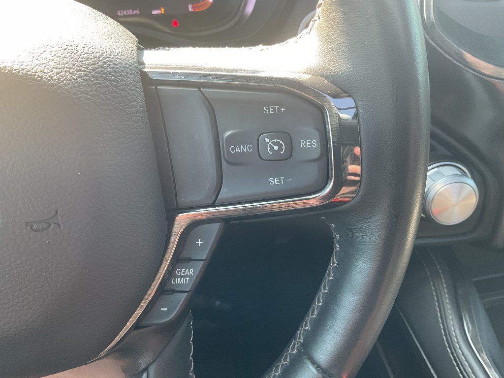 Used 2024 RAM 1500 Limited AWD/4WD image 21