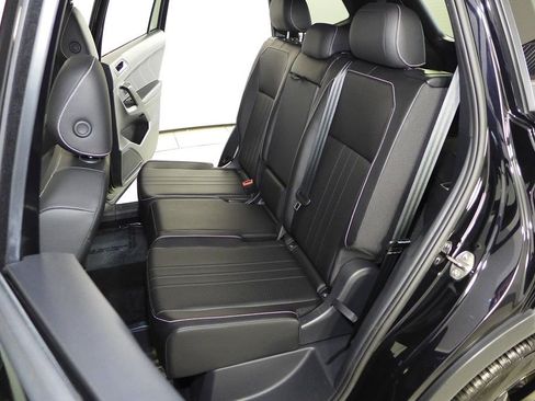 Used 2023 Volkswagen Tiguan SE R-Line FWD image 21