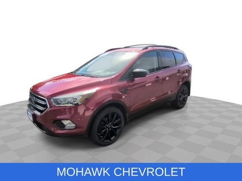 Used 2017 Ford Escape SE w/ Equipment Group 201A AWD/4WD image 4
