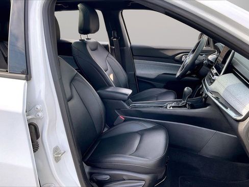 Used 2024 Jeep Compass Latitude w/ Sun and Sound Group image 24