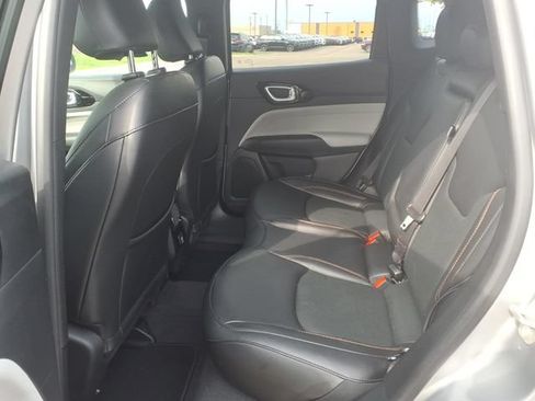 Used 2023 Jeep Compass Limited AWD/4WD image 13