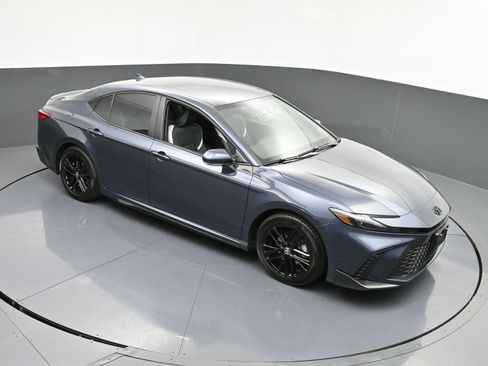 Used 2026 Toyota Camry SE image 29