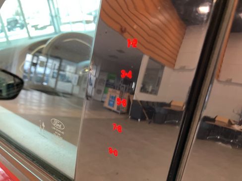 Used 2020 Ford Escape SE image 10