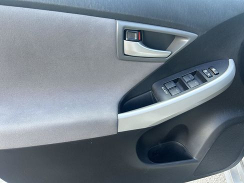 Used 2013 Toyota Prius Two FWD image 11