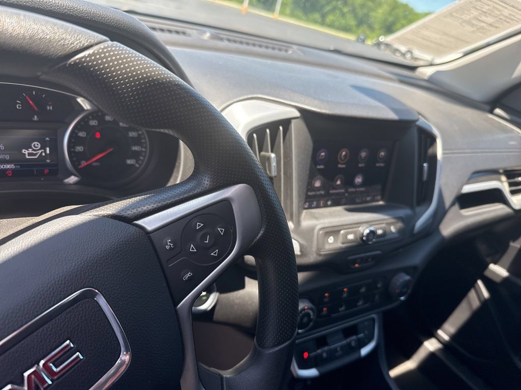 Used 2024 GMC Terrain SLE AWD/4WD image 13