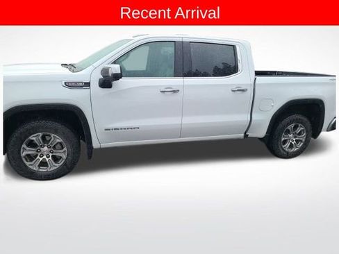 Used 2025 GMC Sierra 1500 SLT image 2