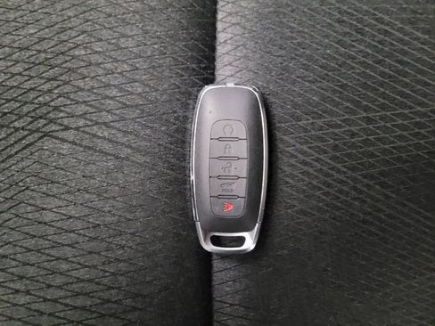 Used 2024 Nissan Rogue SV FWD image 32