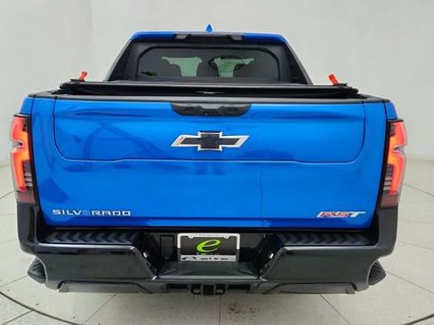 Used 2025 Chevrolet Silverado EV RST image 5