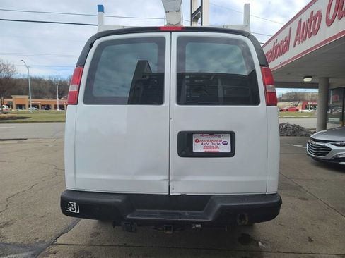 Used 2017 GMC Savana 2500 Extended image 6