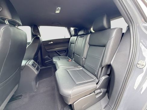 Used 2021 Volkswagen Atlas Cross Sport SE w/ V6 Towing Package FWD image 20
