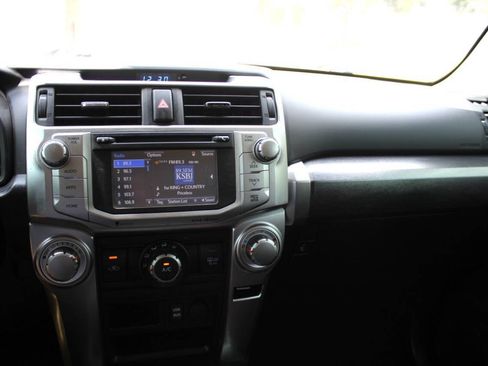 Used 2016 Toyota 4Runner SR5 RWD image 9