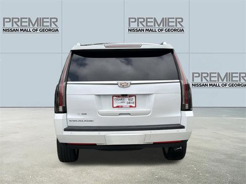 Used 2017 Cadillac Escalade Platinum AWD/4WD image 30