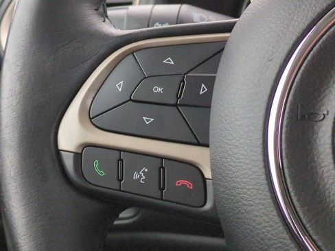 Used 2016 Jeep Renegade Latitude image 23