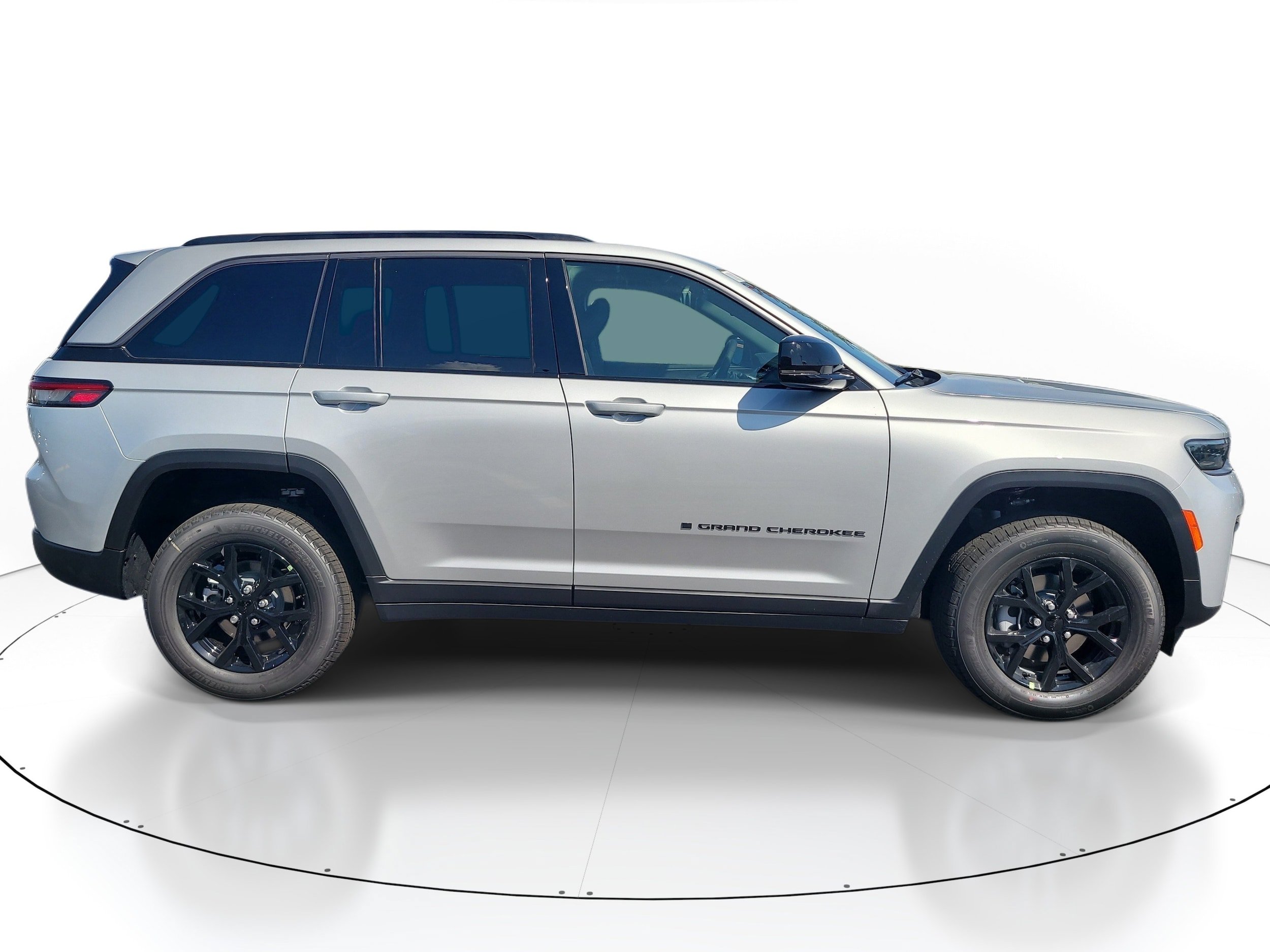 New 2026 Jeep Grand Cherokee Altitude RWD image 5