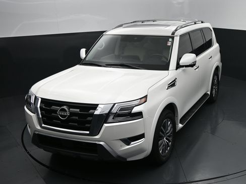 Used 2023 Nissan Armada SL w/ Captain's Chairs Package AWD/4WD image 27