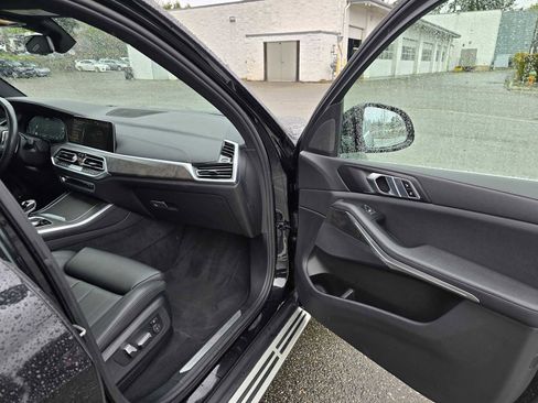 Used 2022 BMW X5 xDrive45e w/ Climate Comfort Package image 10
