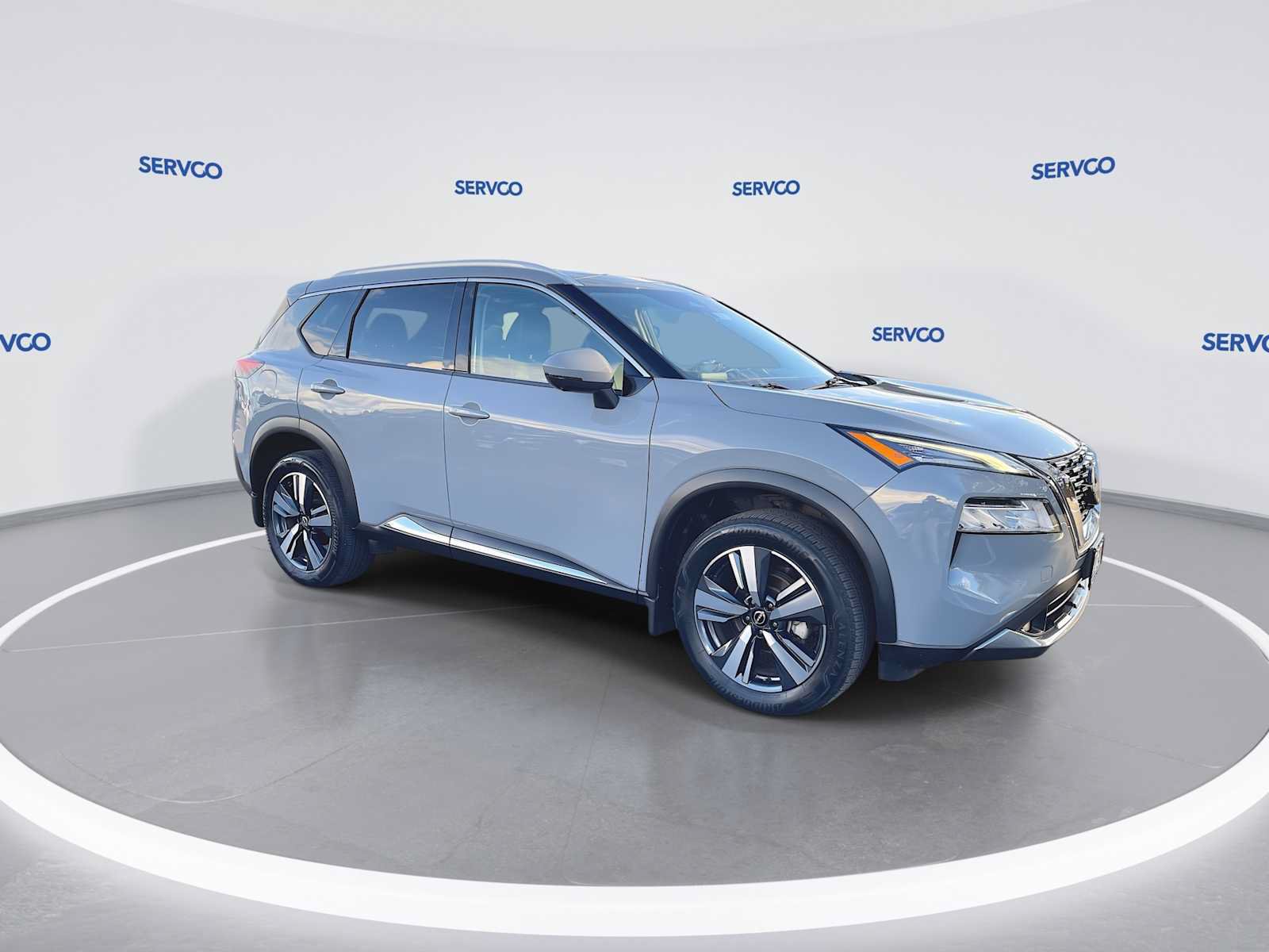 Used 2023 Nissan Rogue SL FWD image 2