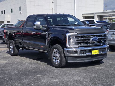 Used 2024 Ford F350 Lariat w/ Lariat Ultimate Package image 3