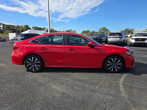 Used 2023 Honda Civic EX image 3