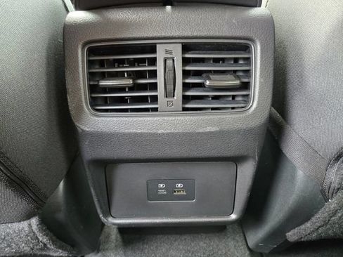 Used 2023 Nissan Rogue SV FWD image 15