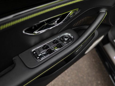 Used 2024 Bentley Flying Spur S V8 image 15