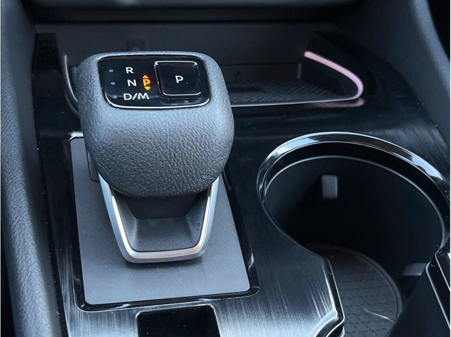 Certified 2025 Nissan Rogue SL AWD/4WD image 17