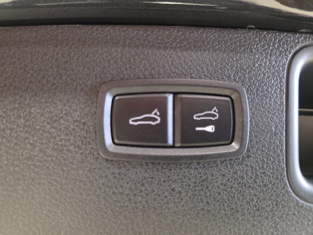 Certified 2026 Porsche Macan S AWD/4WD image 16