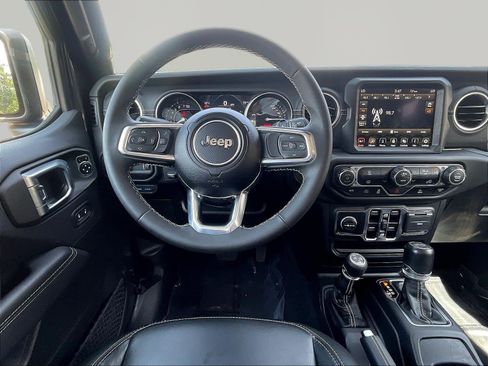 Used 2023 Jeep Wrangler Unlimited Sahara AWD/4WD image 8