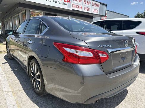 Used 2017 Nissan Altima 2.5 SV FWD image 4