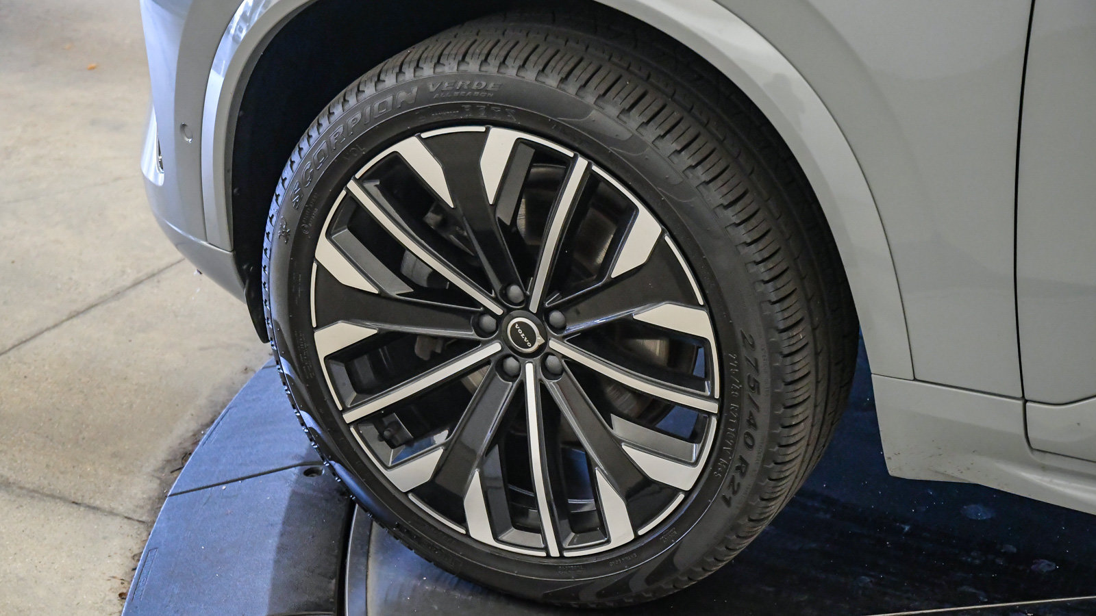 Certified 2026 Volvo XC90 B6 Plus AWD/4WD image 10