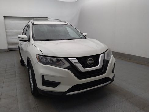 Used 2020 Nissan Rogue SV FWD image 13