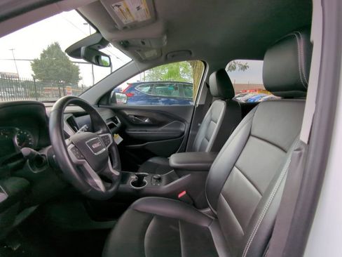 Used 2024 GMC Terrain SLT AWD/4WD image 6