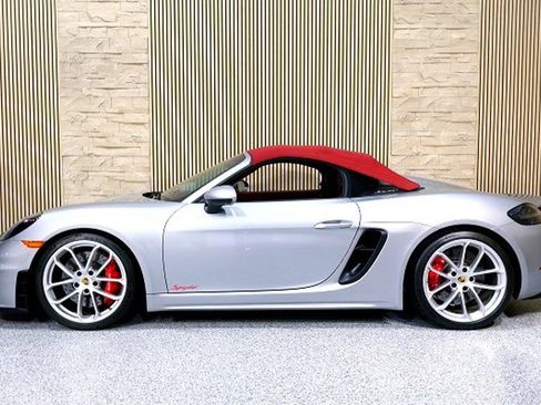 Used 2023 Porsche 718 Boxster Spyder RWD image 2