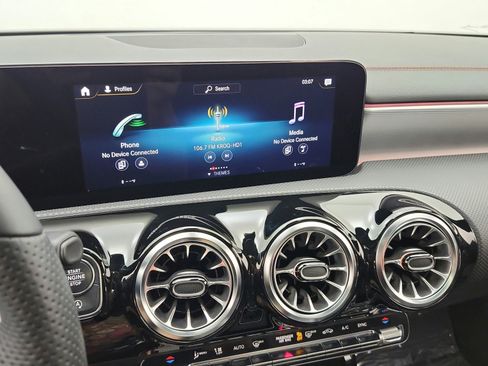 Used 2023 Mercedes-Benz CLA 250 image 10